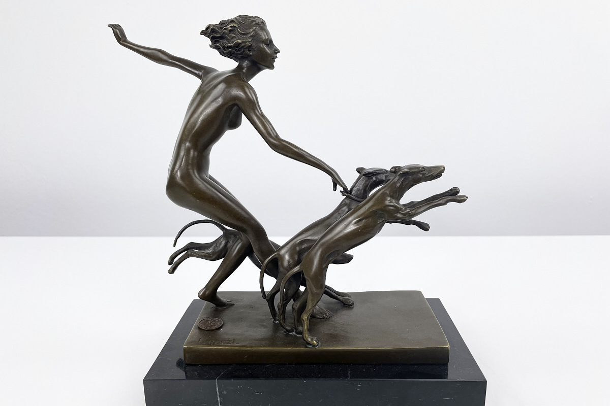 Schöne Bronzefigur Kopie