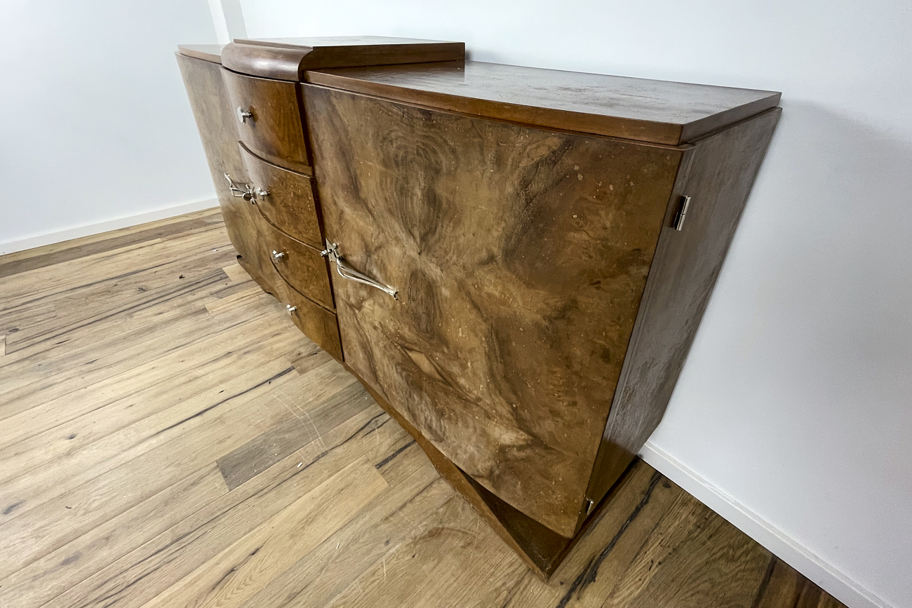 Art Deco Sideboard mit wunderbarem Nussbaumfurnier - Frankreich um 1925