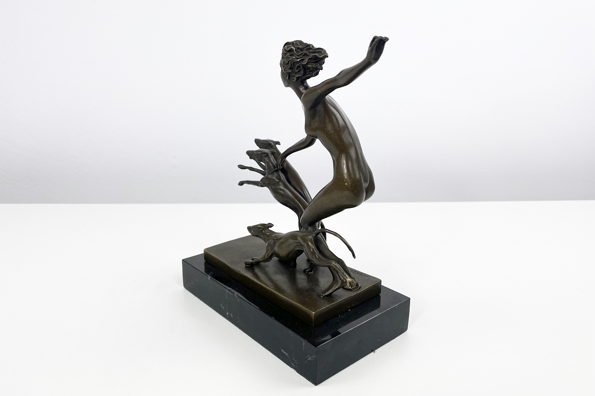 Schöne Bronzefigur Kopie
