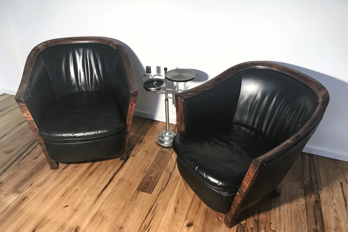 Art Deco Sessel aus Kingwood und schwarzem Leder um 1940