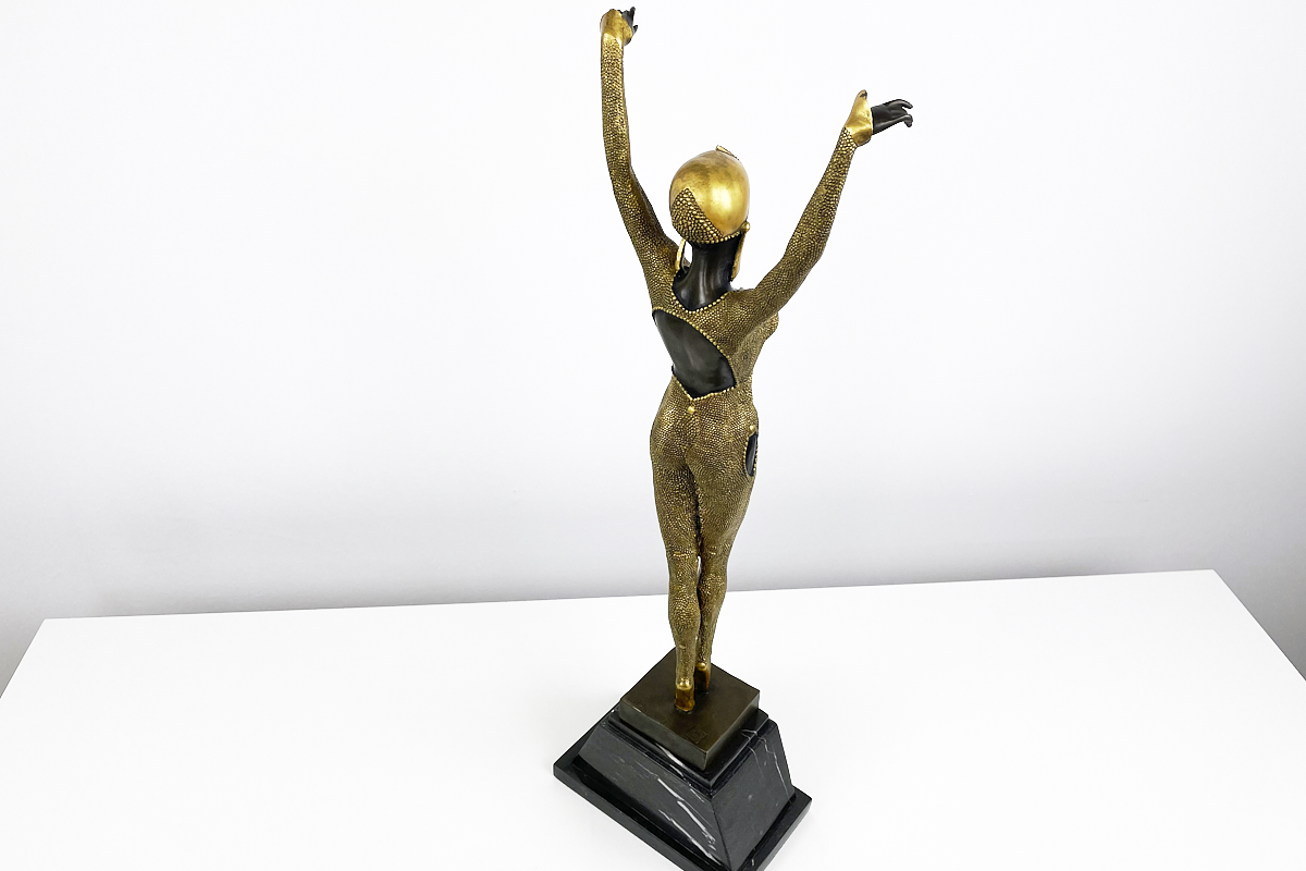 Goldene Bronze Skulptur, Dancer "Dourga" by D.H. Chiparus