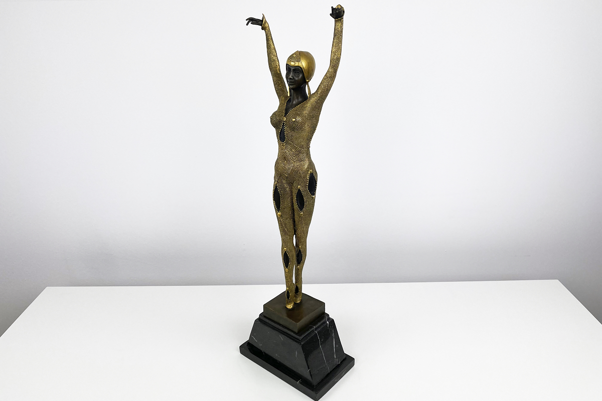 Goldene Bronze Skulptur, Dancer "Dourga" by D.H. Chiparus
