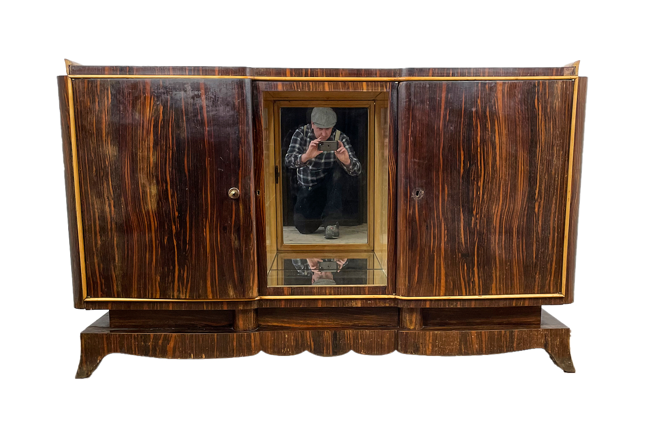 Art Deco Sideboard in Makassar mit verspiegeltem Vitrinenfach