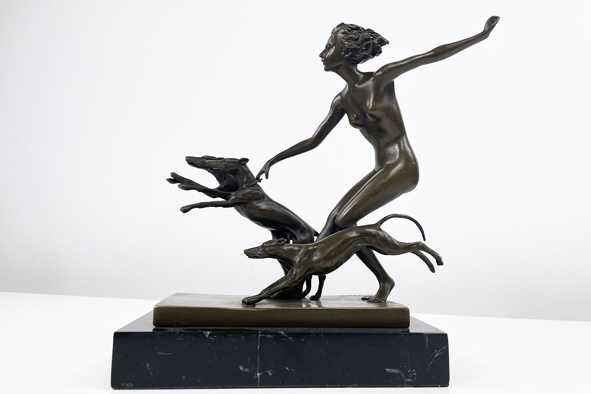 Schöne Bronzefigur Kopie