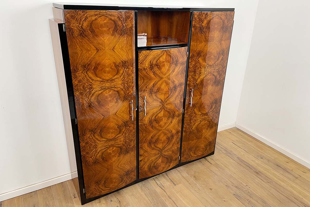 Art Deco Bilbliothek/Highboard aus Paris (Villa Victor Hugo) um 1925 mit außergewöhnlichem Nussbaum