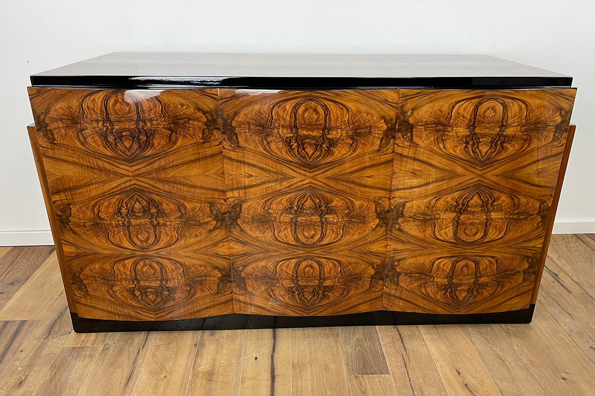 Art Deco Schreibtisch aus Paris (Villa Victor Hugo) um 1925 mit außergewöhnlichem Nussbaum