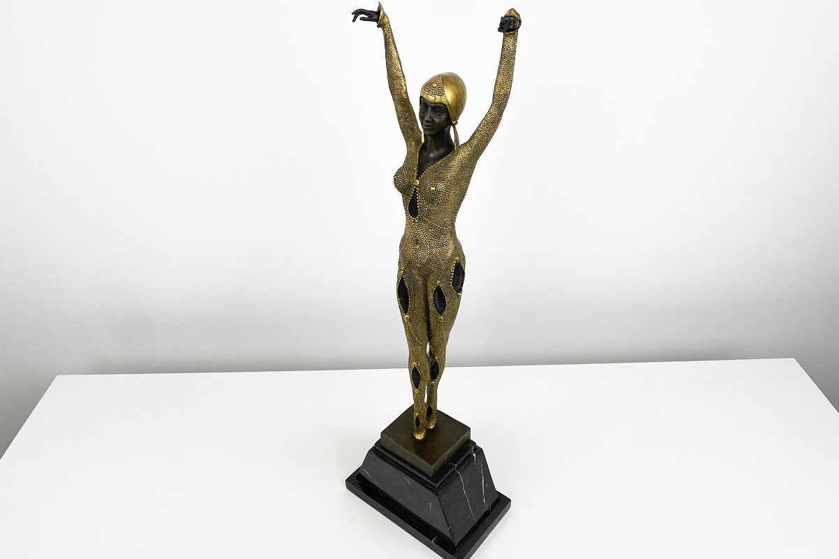 Goldene Bronze Skulptur, Dancer "Dourga" by D.H. Chiparus