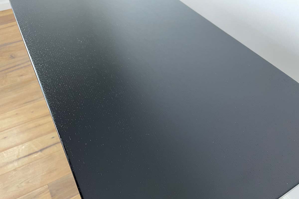 Konsole mit filigranen geschwungenen Beinen in Eiche schwarz