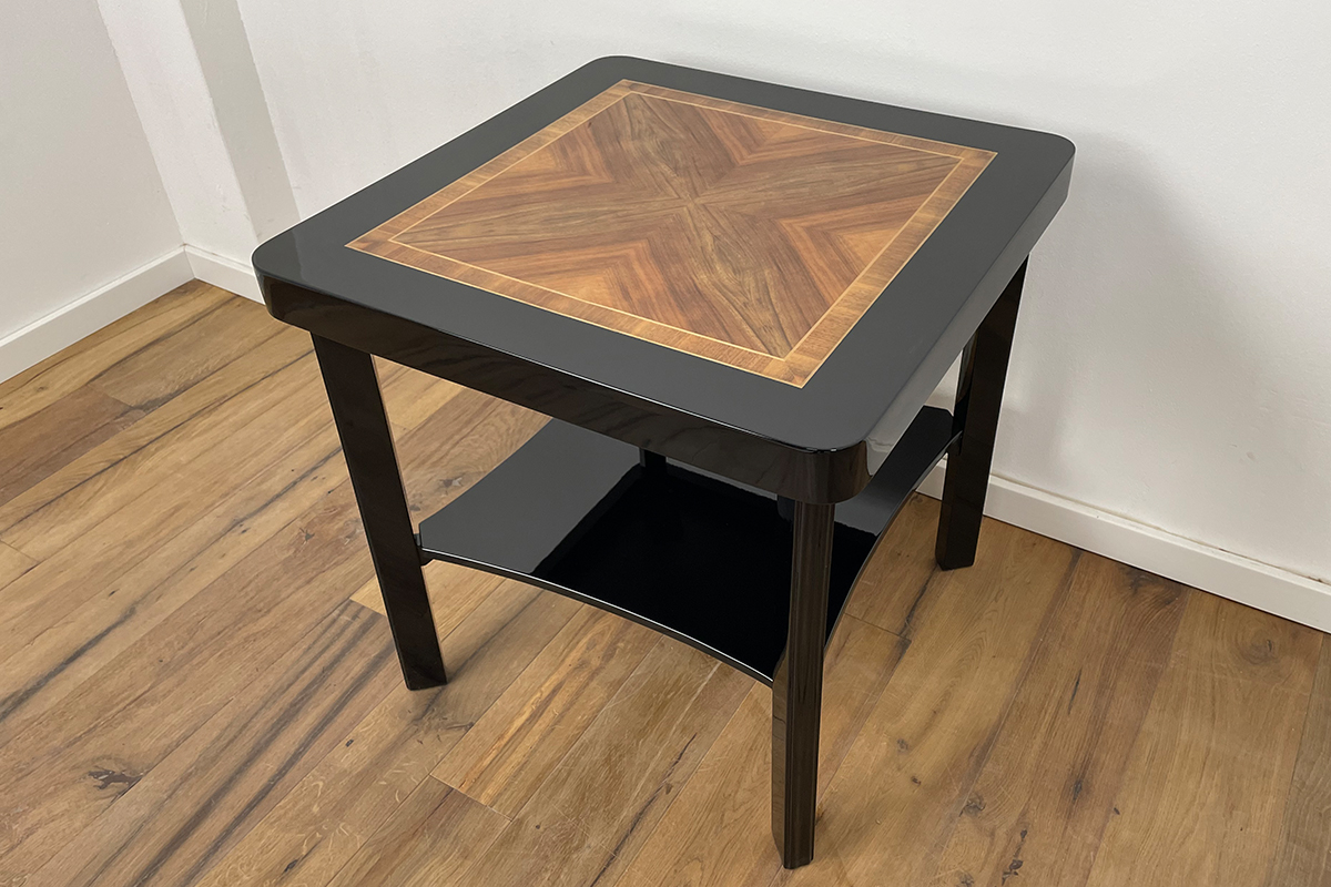 Art-Deco-Beistelltisch mit Walnuss und schwarzem Klavierlack