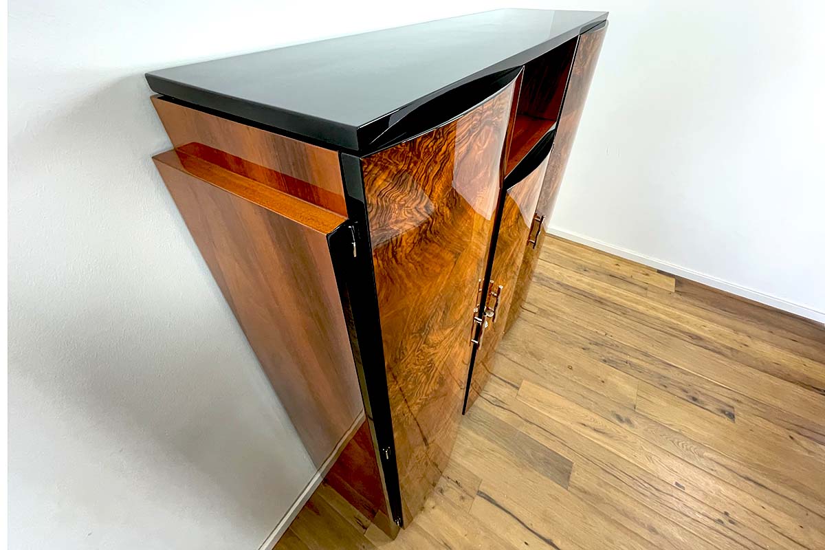Art Deco Bilbliothek/Highboard aus Paris (Villa Victor Hugo) um 1925 mit außergewöhnlichem Nussbaum
