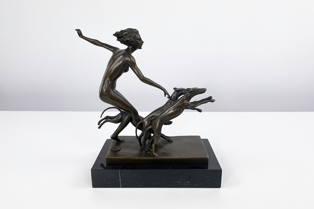 Schöne Bronzefigur Kopie