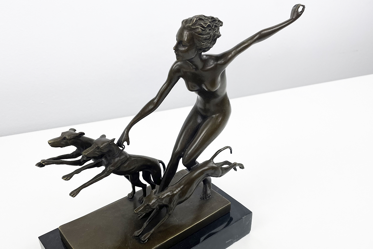 Schöne Bronzefigur Kopie
