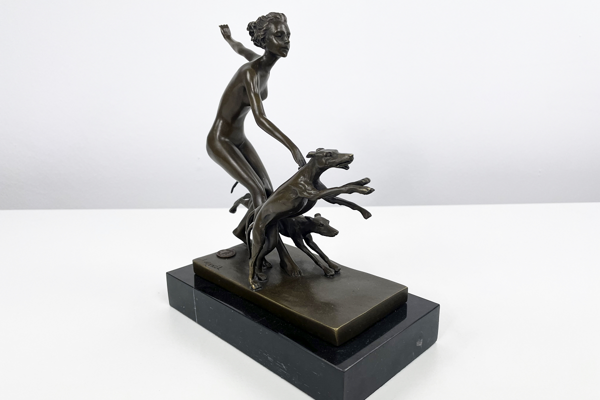 Schöne Bronzefigur Kopie