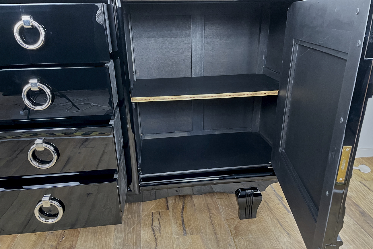 Art Deco Sideboard um 1930 mit zwei geschnitzten Gemälden