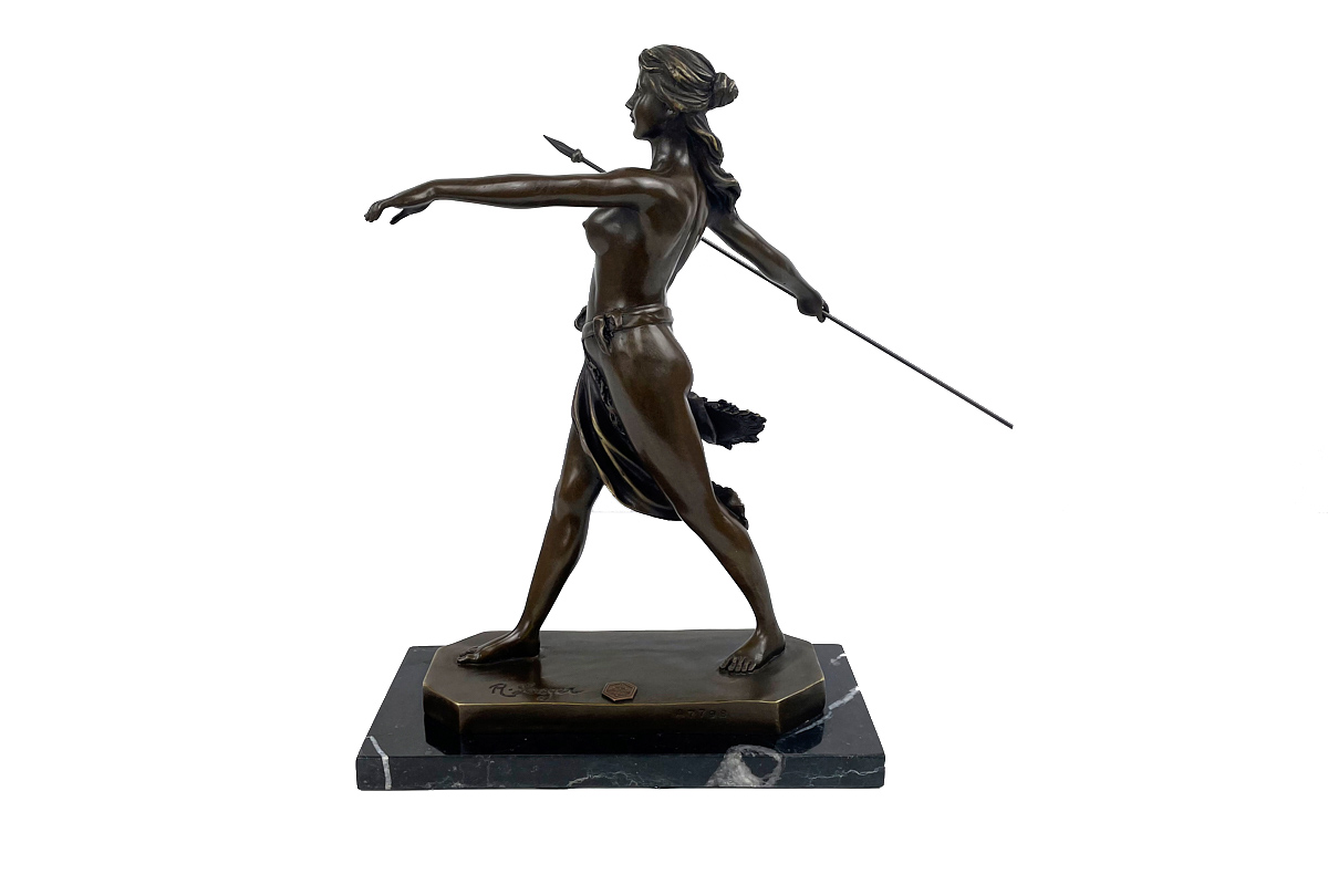 Schöne Bronzefigur
