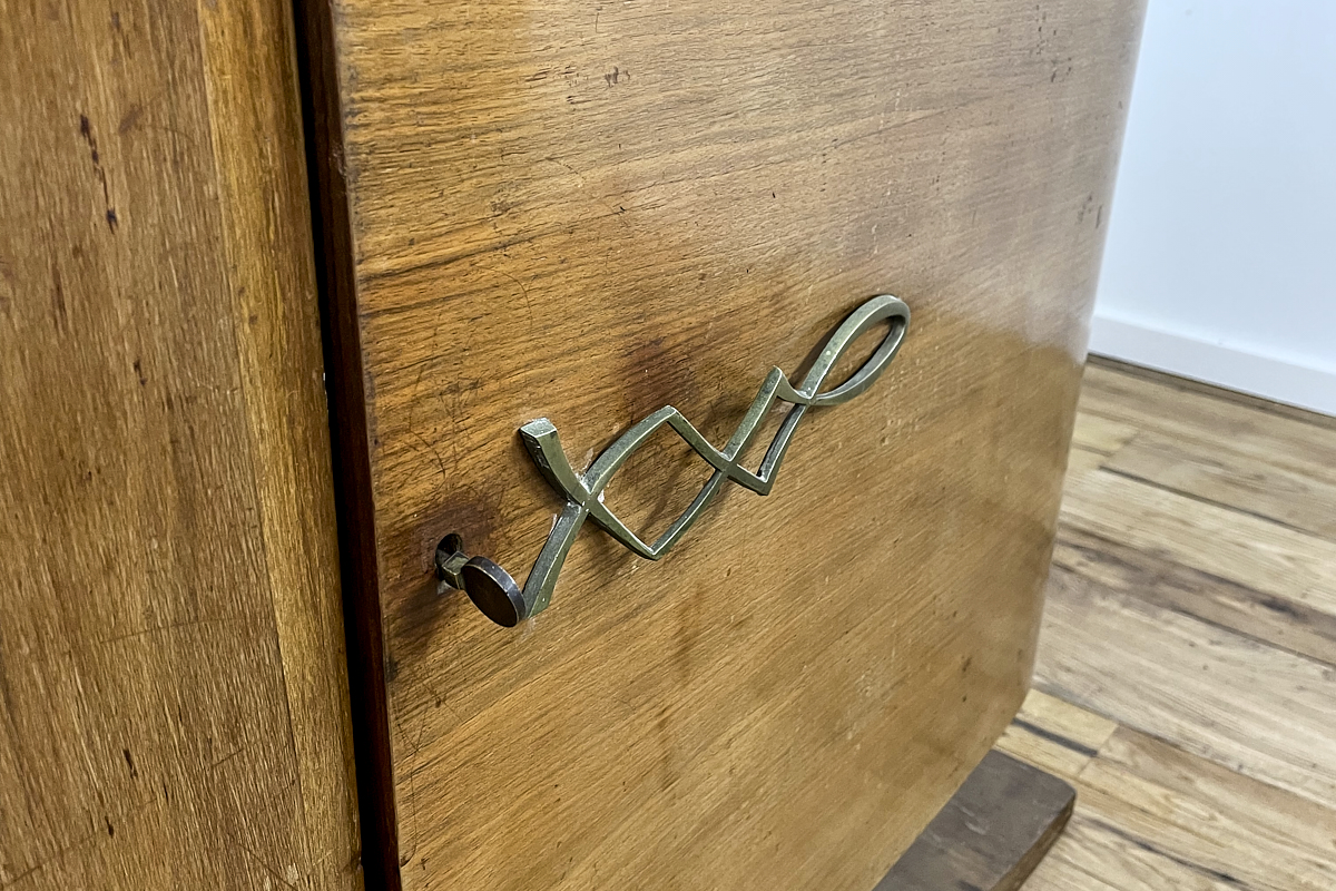 Art Deco Sideboard aus Palisander mit Messingapplikationen Paris um 1920