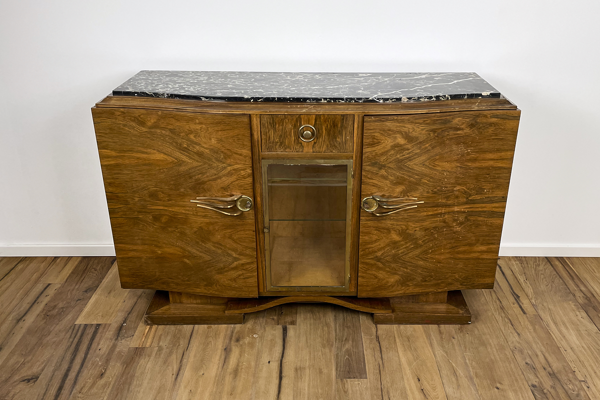 Art Deco Sideboard aus Paris um 1925 mit wundervollem Nussbaumfurnier