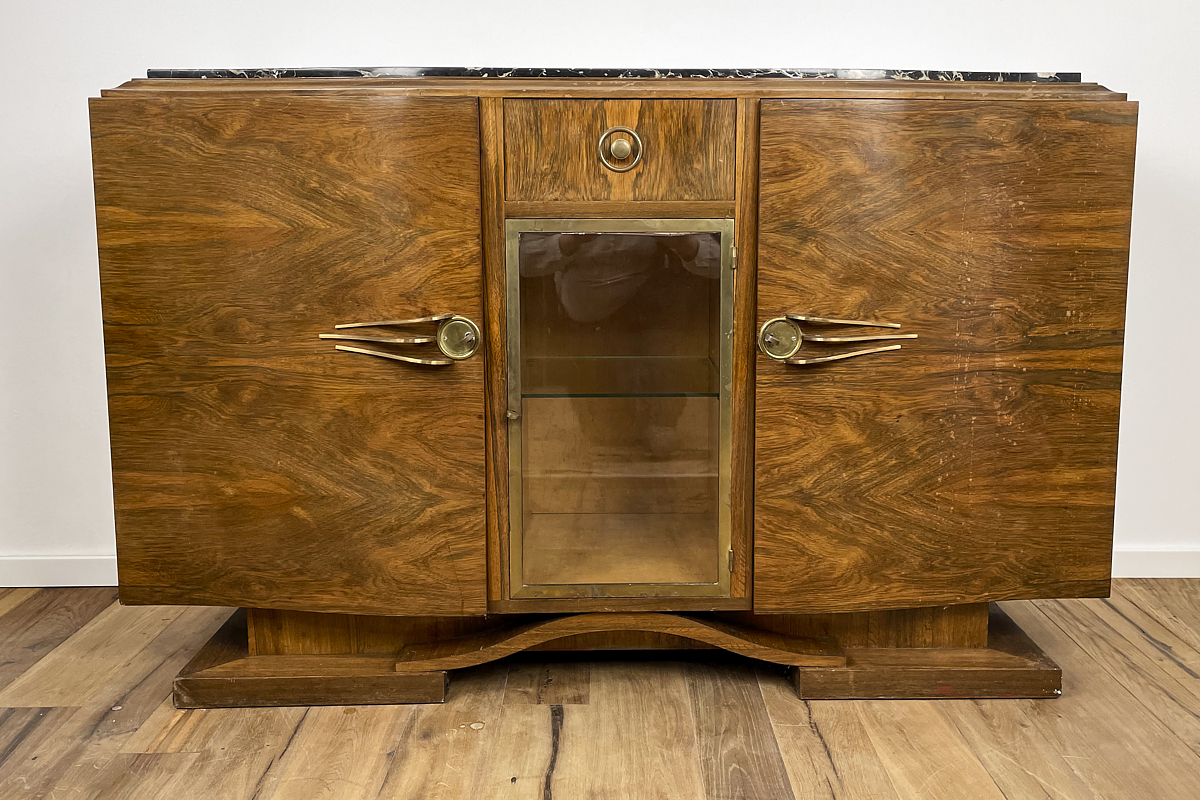 Art Deco Sideboard aus Paris um 1925 mit wundervollem Nussbaumfurnier