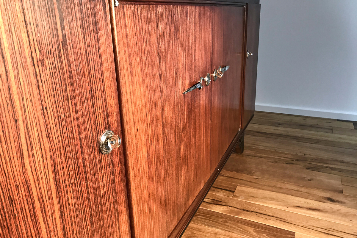 Art Deco Palisander Sideboard aus Frankreich um 1925 mit tollem Fuss